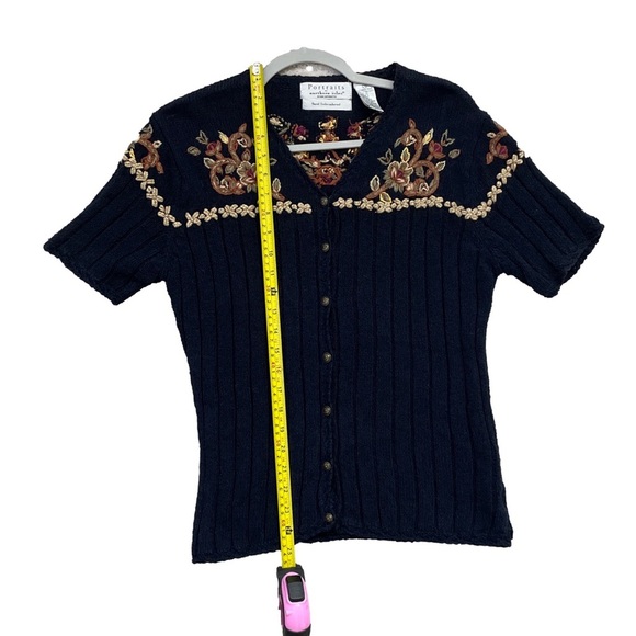Portraits By Northern Isles RARE Embroidered Vintage Sweater - Picture 3 of 8